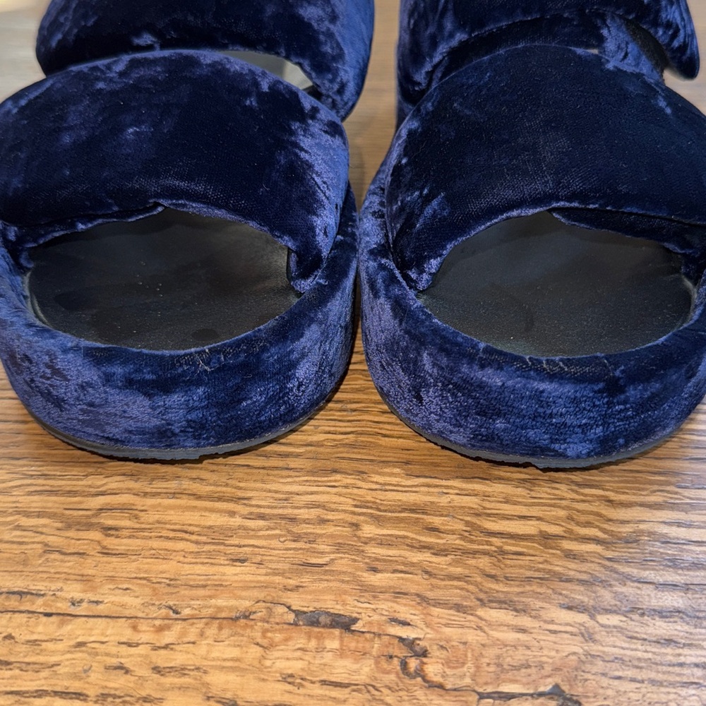 Dries Van Noten Navy Blue Velvet Mules - Picture 4 of 7
